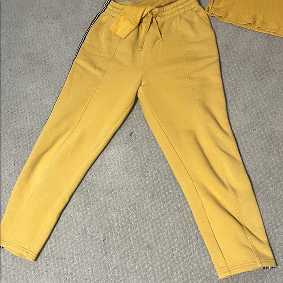 TNA - Cropped Thermal Long Sleeve and pants set - Picture 3 of 7